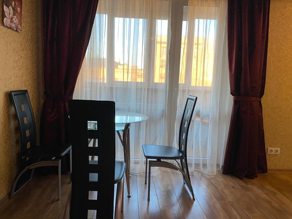 New Apartments With Panoramic Views On Avenue Nauky คาร์คิฟ ภายนอก รูปภาพ